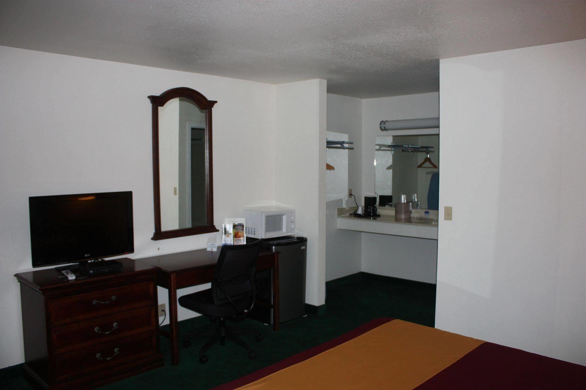 Value Inn & Suites Redding Exteriér fotografie