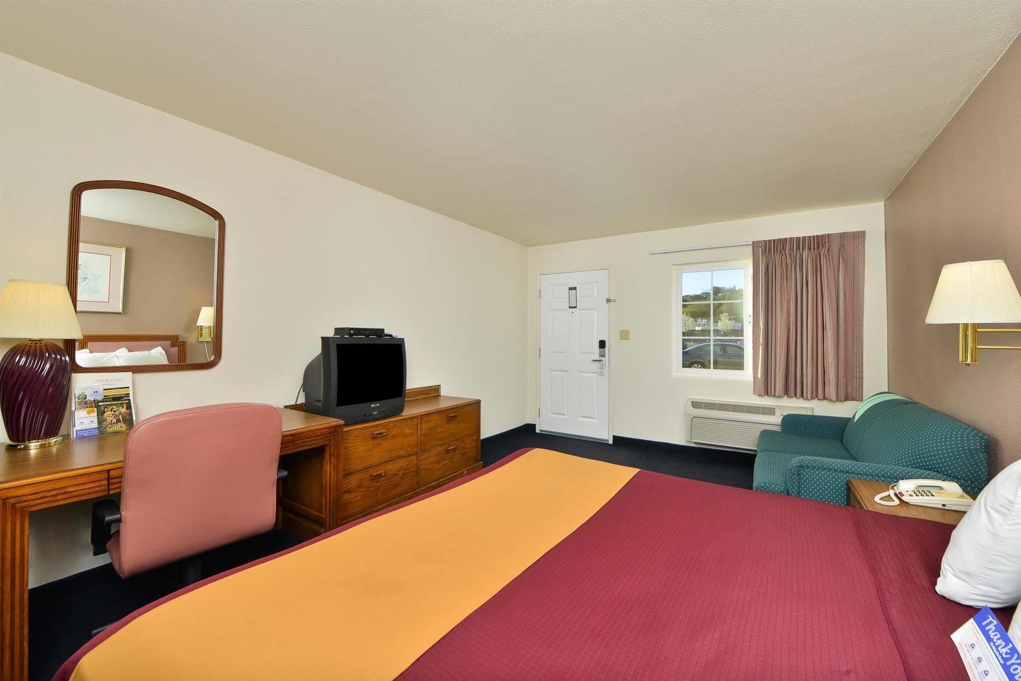 Value Inn & Suites Redding Exteriér fotografie